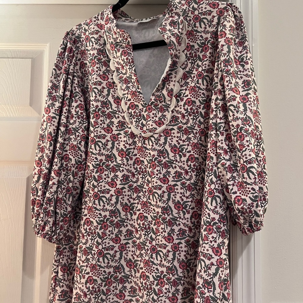Smith and Quinn Eliza Floral Top with Ric Rac trim